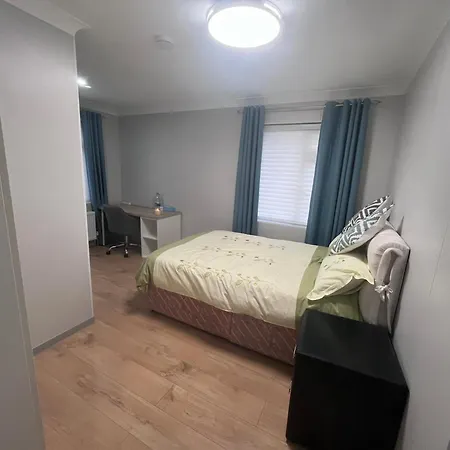 Pansiyon Modern Ensuite Double Bedroom In Dundrum Dublin