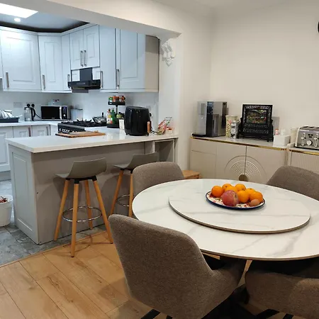 Alloggio in famiglia Modern Ensuite Double Bedroom In Dundrum