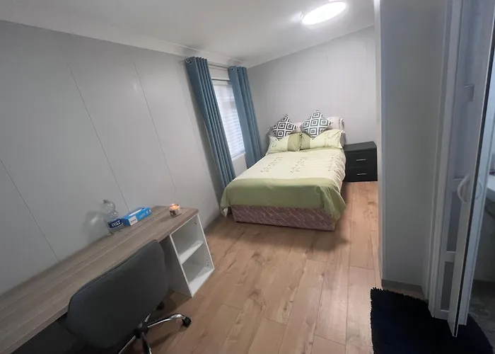 Проживание в семье Modern Ensuite Double Bedroom In Dundrum Дублин