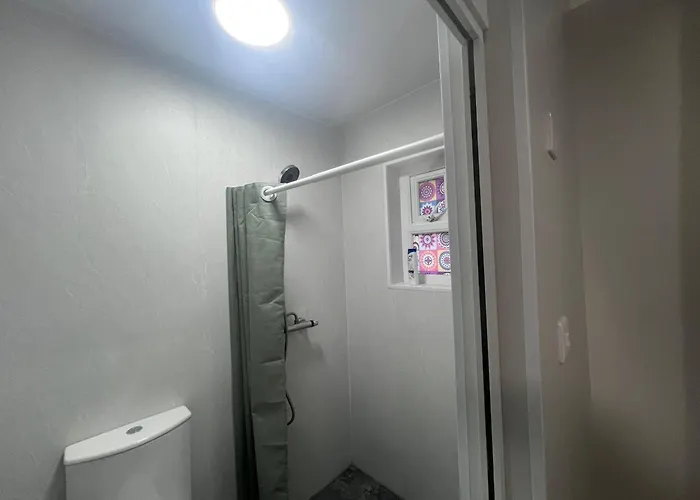 Modern Ensuite Double Bedroom In Dundrum Pansiyon