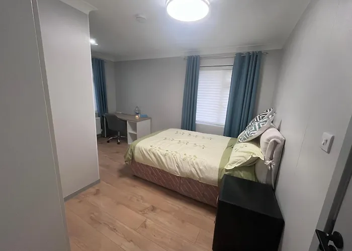 בית אירוח Modern Ensuite Double Bedroom In Dundrum דבלין