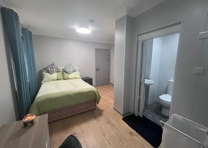 Modern Ensuite Double Bedroom In Dundrum דבלין